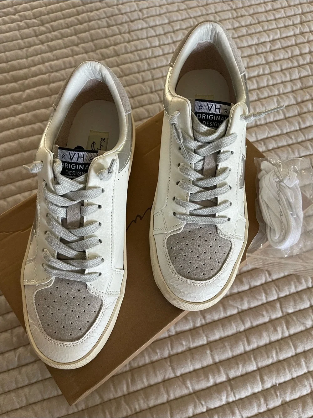 Vintage Havana White and Light Gray Low-Top Sneakers